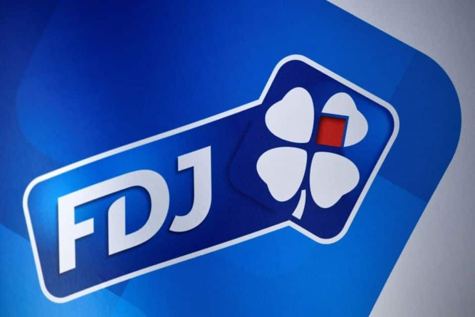 CURSO DE ACCIÓN DE FDJ