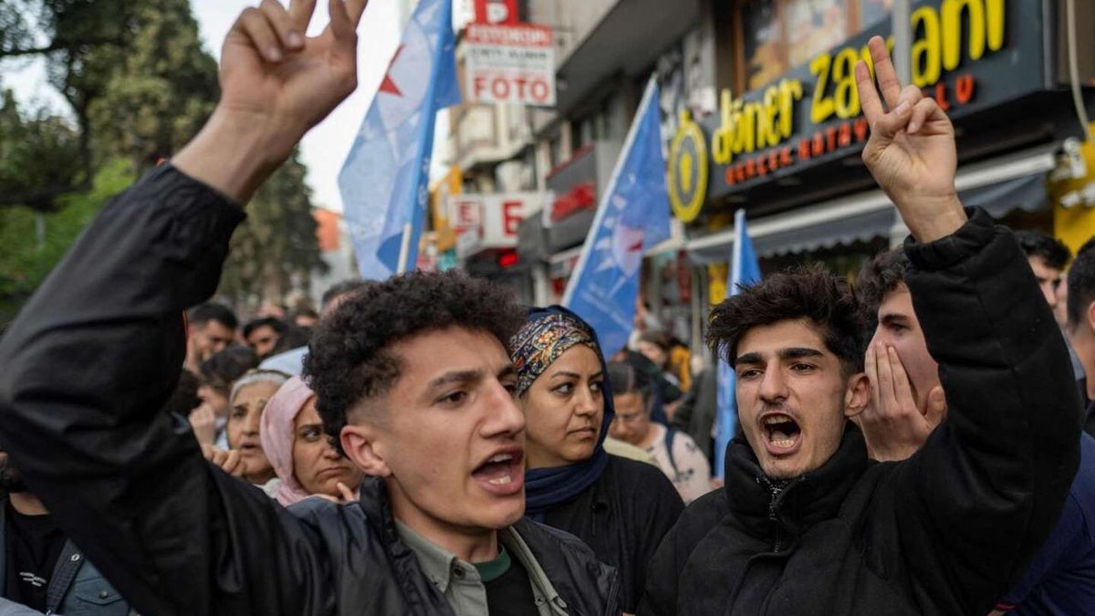In Turkey, strong indignation after the cancellation of the election of a pro-Kurdish mayor in favor of the ruling party