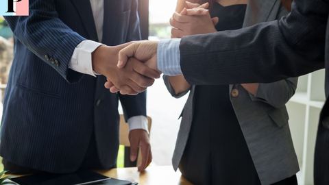 What is salary portage and how does it work?