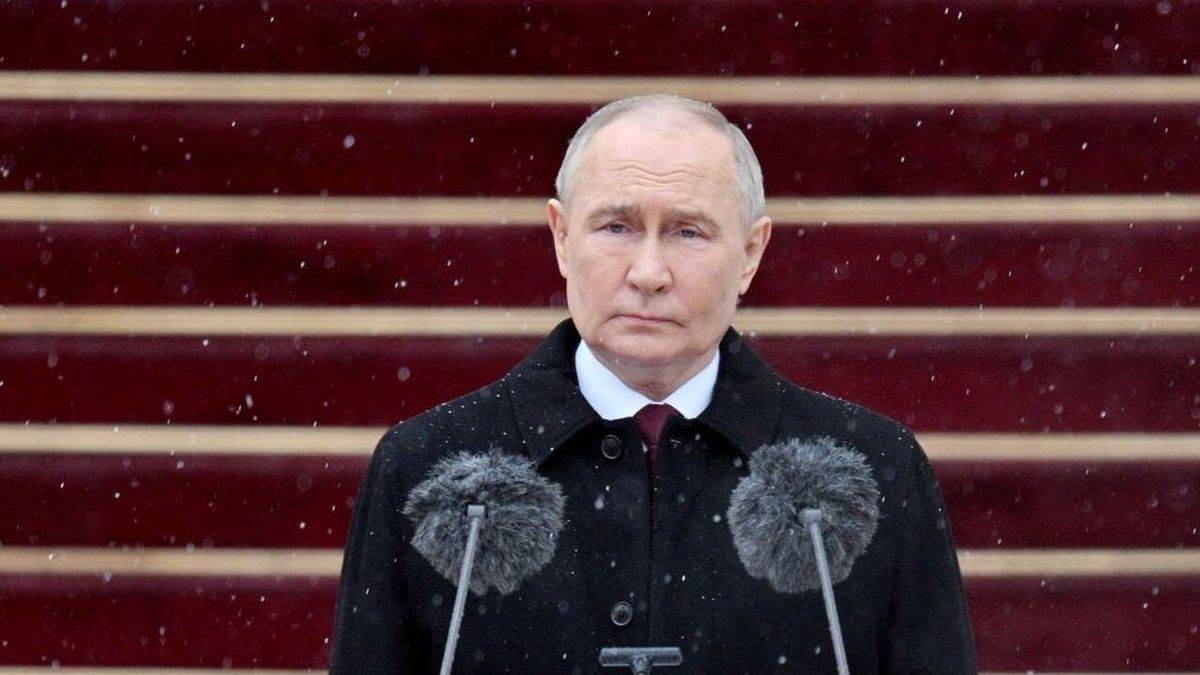 Vladimir Putin led a military ceremony to commemorate the triumph over Nazi Germany in 1945.