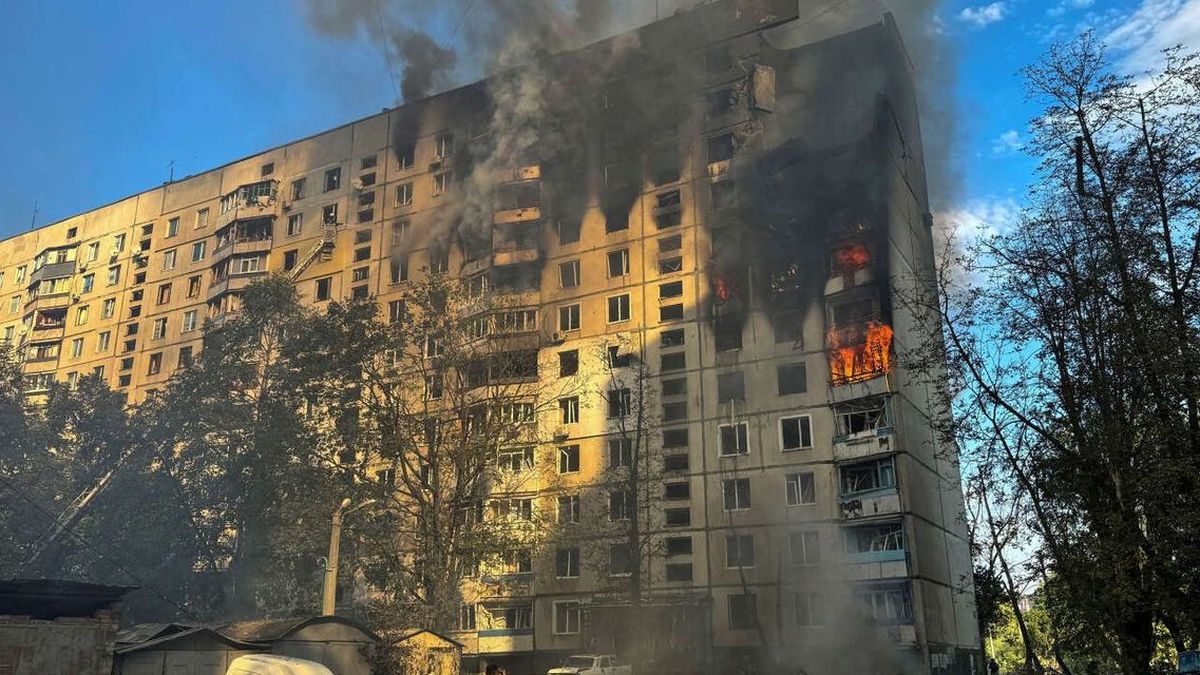 Russian bombing of Kharkiv kills five people and injures around 40 others